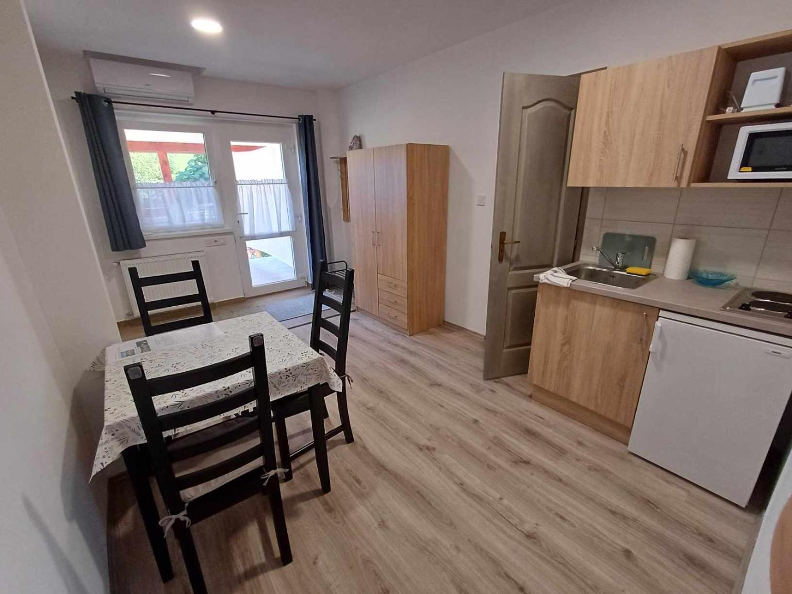 Mini Zoo Apartman Nagykanizsa Exterior photo
